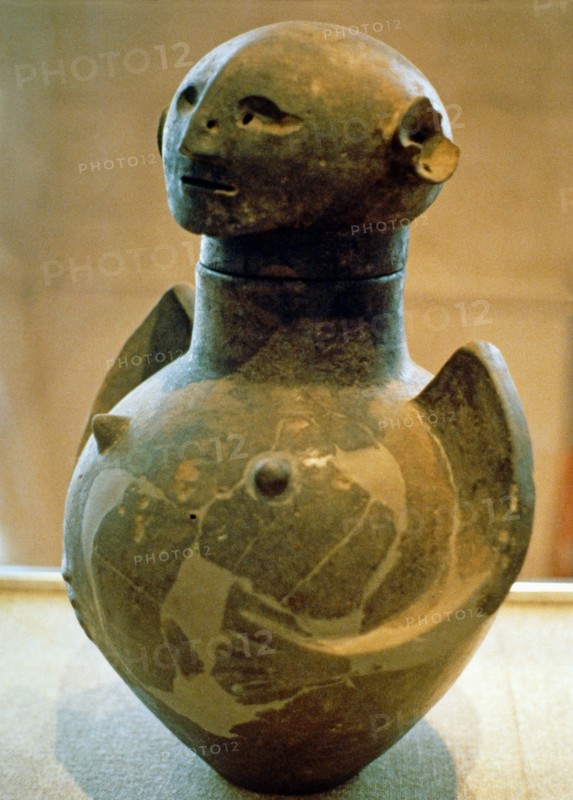 Canope glass depicting a female figure.