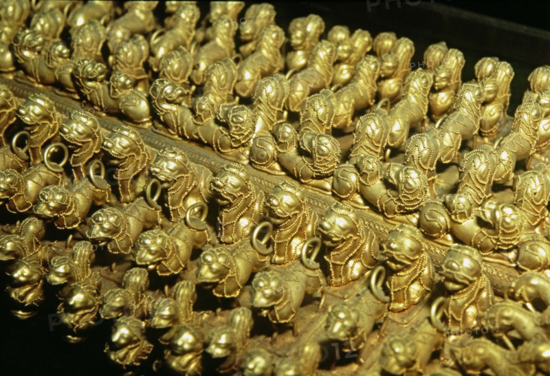 Gold chest late with zoomorphic round shaped, detail.