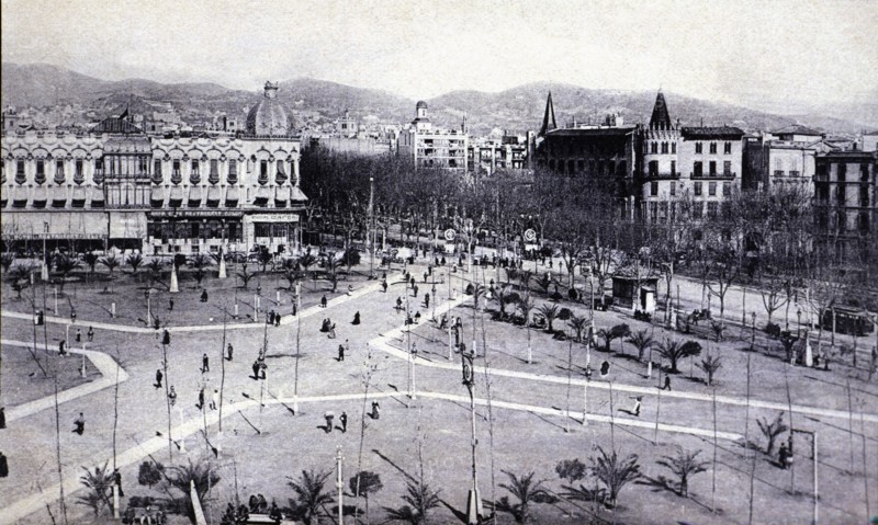 Catalonia square and Paseo de Gracia, 1910.