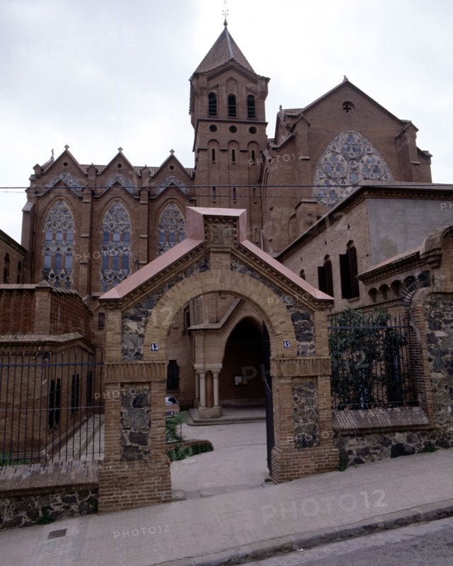 Valldonzella Convent 1913-1919, detail of the entrance to the convent.