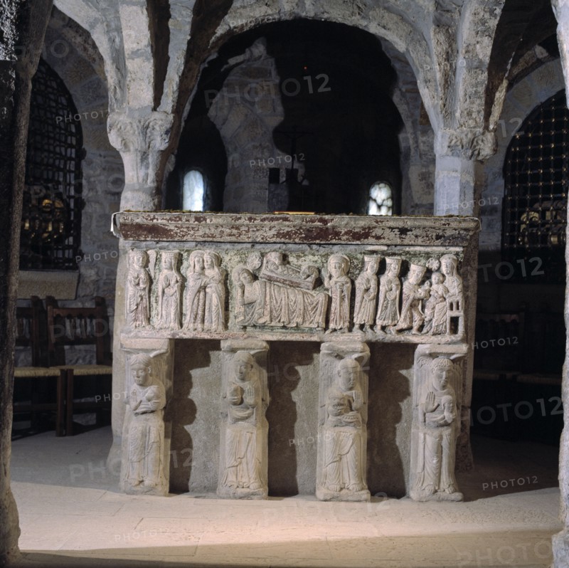 Old Cathedral of Roda de Isábena, crypt where the sarcophagus of Saint Raymon is located, beautif?