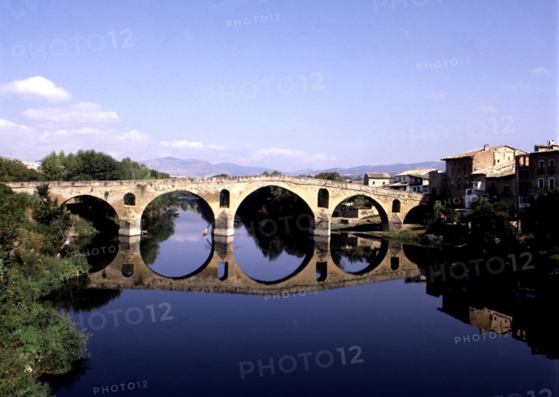 View of the Romanesque bridge over Arga river in Puente de la Reina, Navarre.