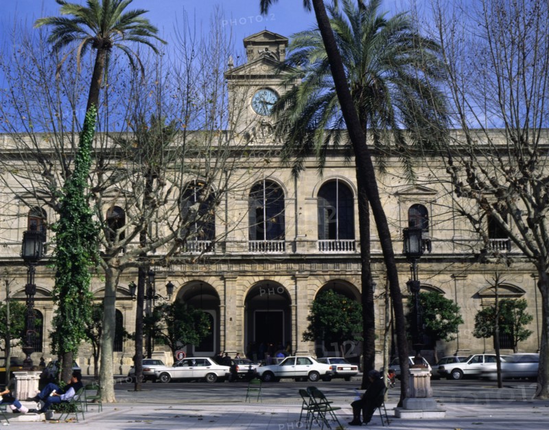 View of the City Hall façade, construction begun in 1527 by Diego Riaño.