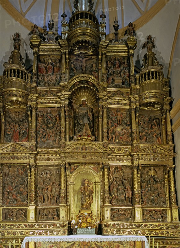 Altarpiece of the Rosary in the Church of Santa Maria de Agramunt (Lleida), framed in gold, it pr?