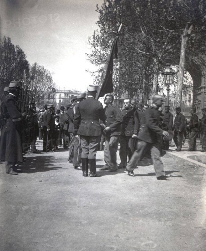 Barcelona. People in the swear allegiance to the flag ceremony of 1902 in the Victor Pradera Hall.