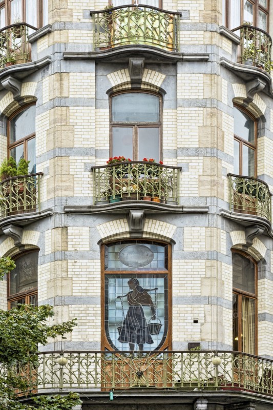 La Porteuse d'Eau, Saint-Gilles, Brussels, Belgium, (1904), c2014-c2017. Artist: Alan John Ainsworth.