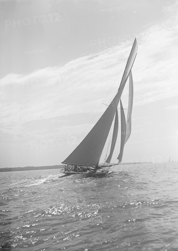 The 15 Metre cutter 'Paula II', 1911. Creator: Kirk & Sons of Cowes.