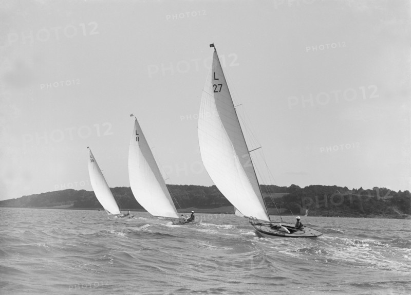The 6 Metre class 'Lanka', 'Wamba' and 'Stella' racing on reaching leg, 1914. Creator: Kirk & Sons of Cowes.