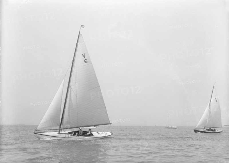 The One-Design Solent Sunbeams 'Dunn' and 'Clary' racing, 1925. Creator: Kirk & Sons of Cowes.