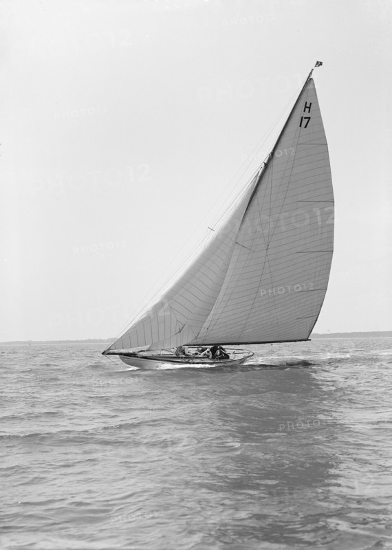 The 8 Metre 'Ierne', 1914. Creator: Kirk & Sons of Cowes.