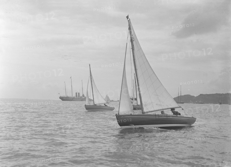 Yarmouth One Designs racing, 1922. Creator: Kirk & Sons of Cowes.