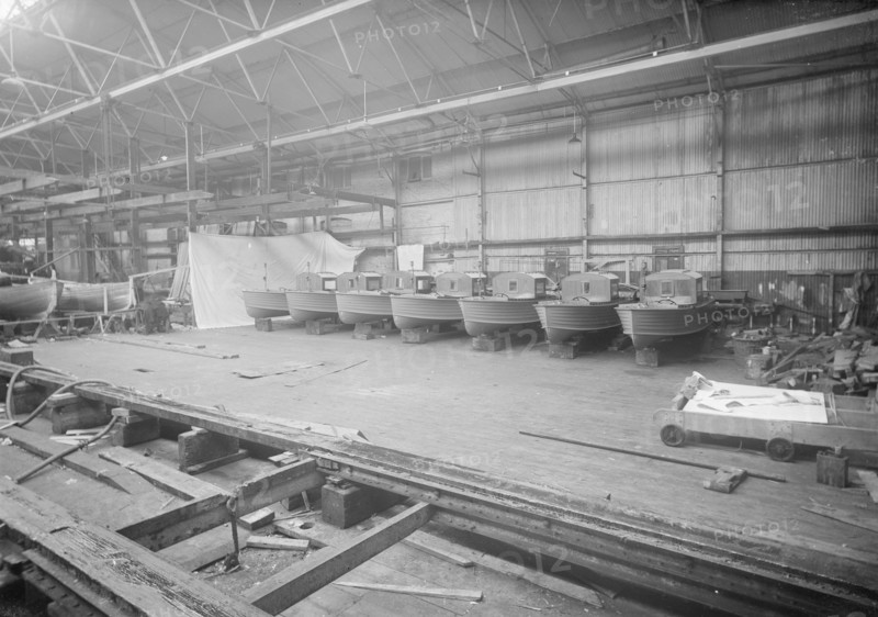 White & Samuel: 6 fast launches taken from the right, 1938. Creator: Kirk & Sons of Cowes.