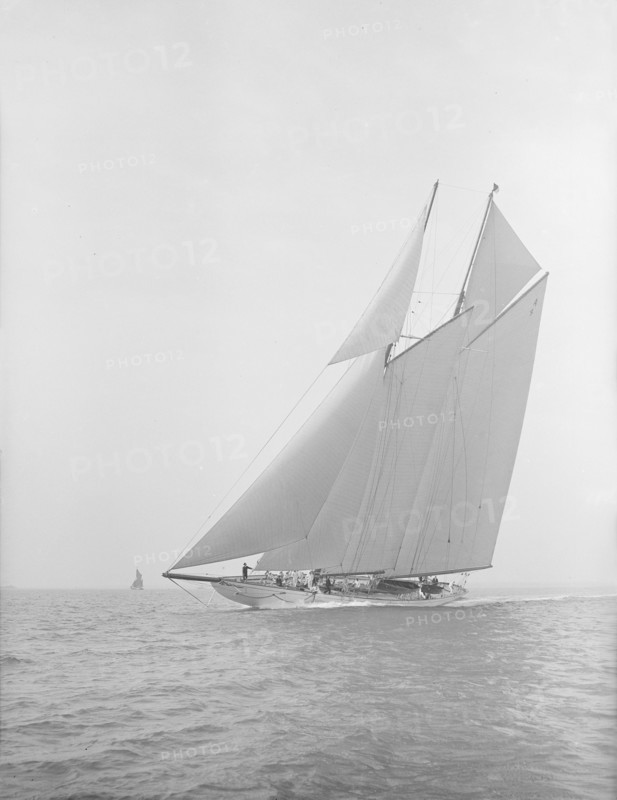 The 380 ton A Class schooner 'Margherita' sailing close-hauled, 1913. Creator: Kirk & Sons of Cowes.