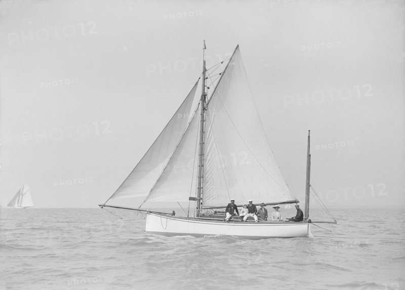 The yawl 'Heroine' under sail, 1913. Creator: Kirk & Sons of Cowes.