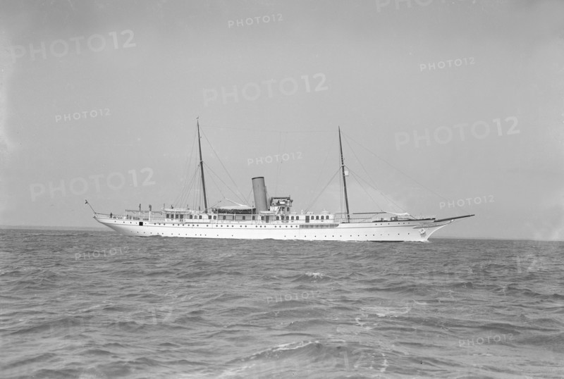 The steam yacht 'Glencairn', 1912. Creator: Kirk & Sons of Cowes.