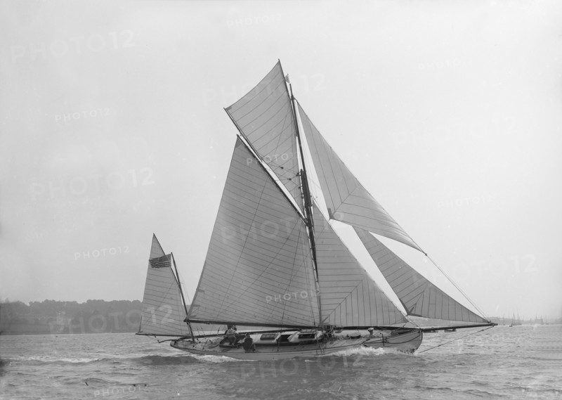 The 46 ft yawl 'Chinkara' under sail, 1913. Creator: Kirk & Sons of Cowes.