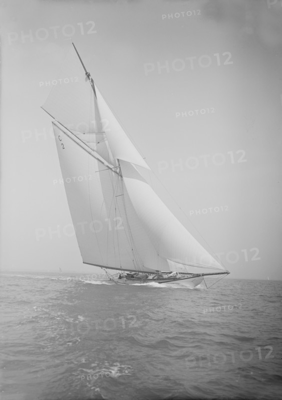 The 19-metre 'Octavia' sailing close-hauled, 1911. Creator: Kirk & Sons of Cowes.