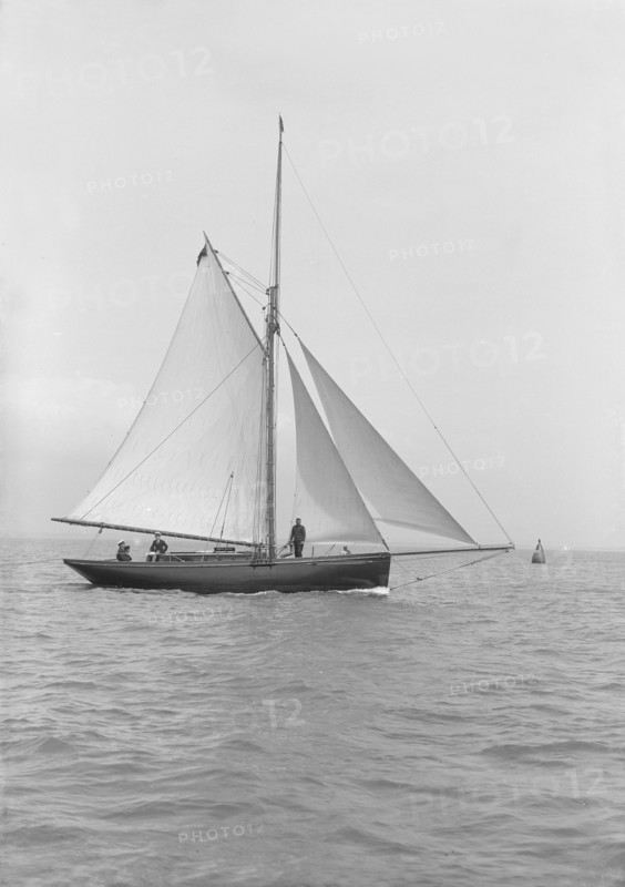 The gaff rigged cutter 'Wych' under sail, 1914. Creator: Kirk & Sons of Cowes.