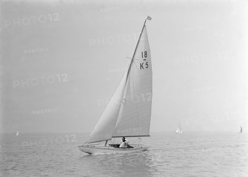 The 18-foot keelboat 'Vanity' (K5), 1922. Creator: Kirk & Sons of Cowes.
