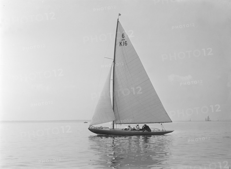 The 6 Metre sailing yacht 'Jean', 1922. Creator: Kirk & Sons of Cowes.