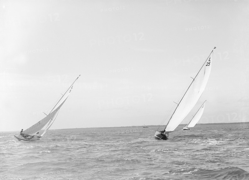 The 6 Metre class 'Vanda', 'Stella' and 'Lanka' racing upwind, 1914. Creator: Kirk & Sons of Cowes.
