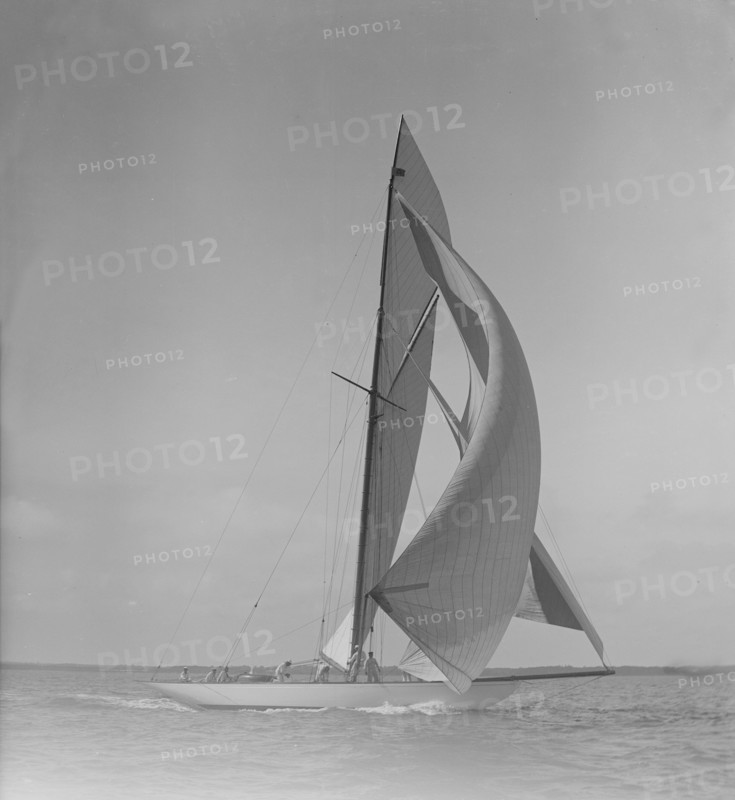 The 15 Metre 'Hispania' running downwind, 1911. Creator: Kirk & Sons of Cowes.