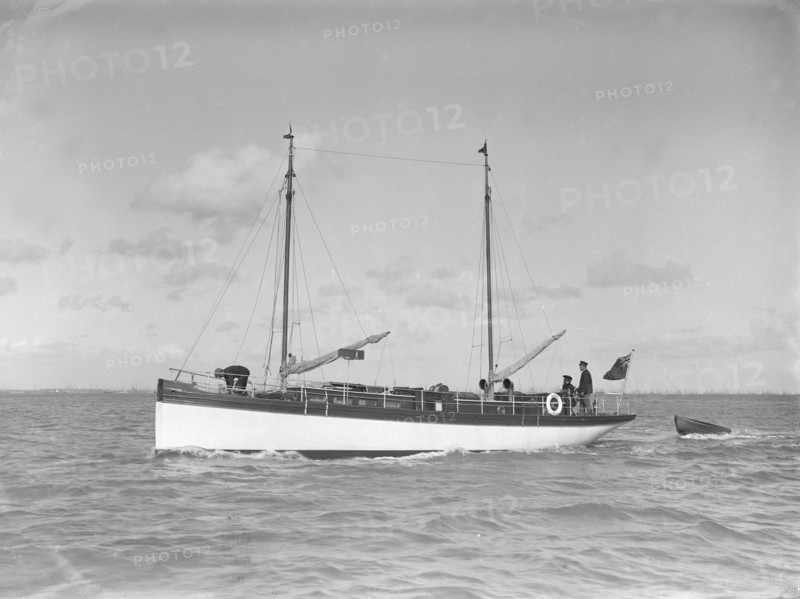 Motor yacht 'Neva' under way, 1911. Creator: Kirk & Sons of Cowes.