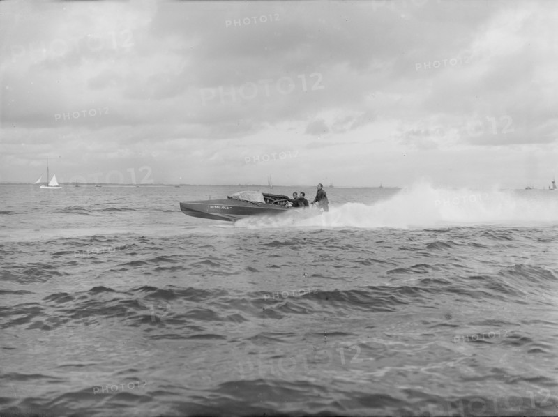 The French 400 hp hydroplane 'Despujols I', 1913. Creator: Kirk & Sons of Cowes.