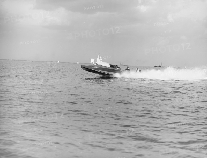 The French 400 hp hydroplane 'Despujols I', 1913. Creator: Kirk & Sons of Cowes.