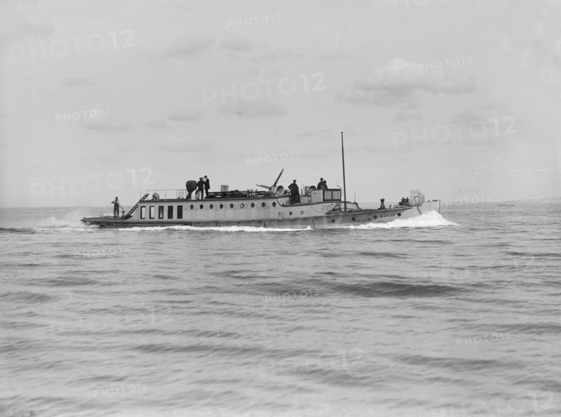 The firefloat 'Delta II', 1912. Creator: Kirk & Sons of Cowes.
