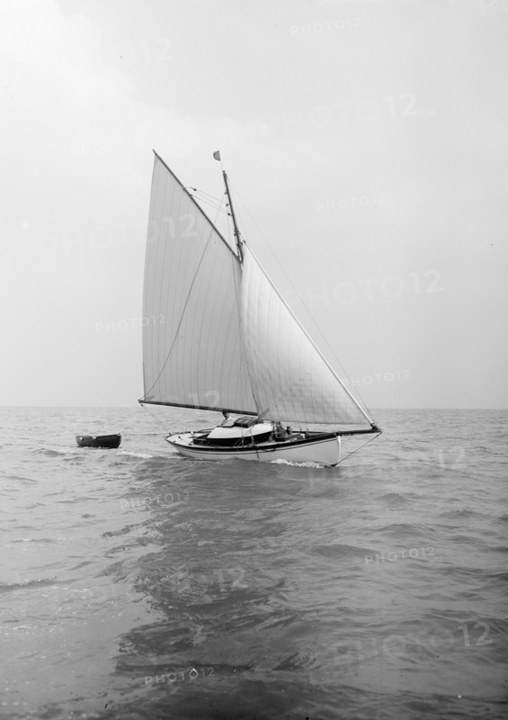 The gaff rigged yacht 'Nautilus', 1912. Creator: Kirk & Sons of Cowes.