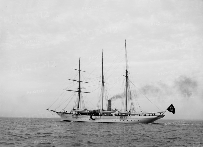 The steam yacht 'Cuhona' under way. Creator: Kirk & Sons of Cowes.