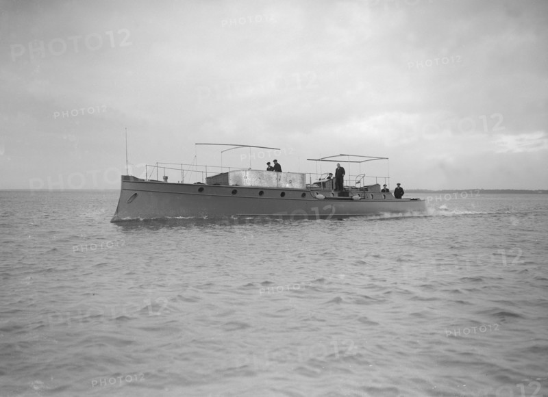 Egyptian motor launch under way, 1911. Creator: Kirk & Sons of Cowes.