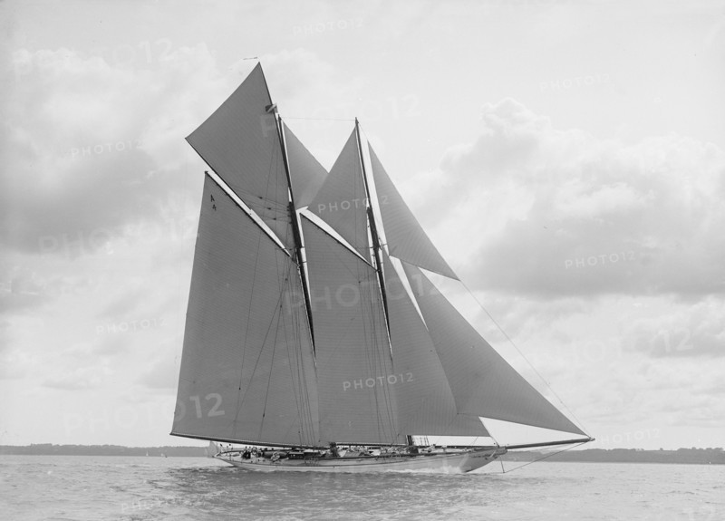 The handsome racing schooner 'Waterwitch', 1911. Creator: Kirk & Sons of Cowes.
