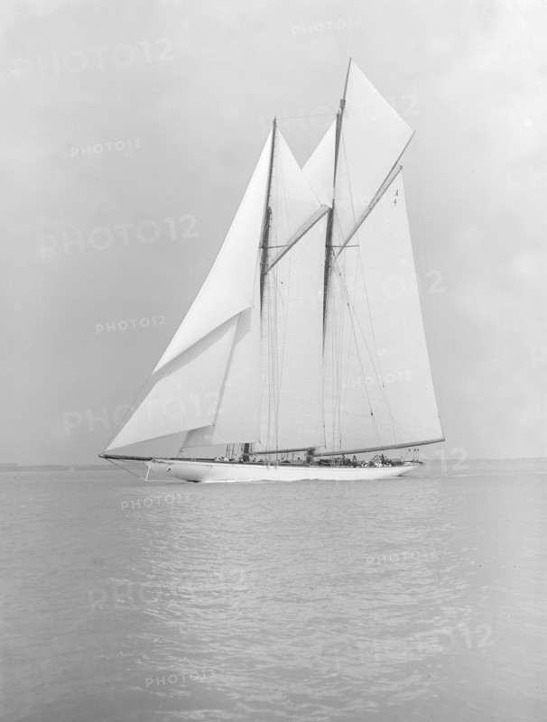The 380 ton A Class schooner 'Margherita' sailing close-hauled, 1913. Creator: Kirk & Sons of Cowes.