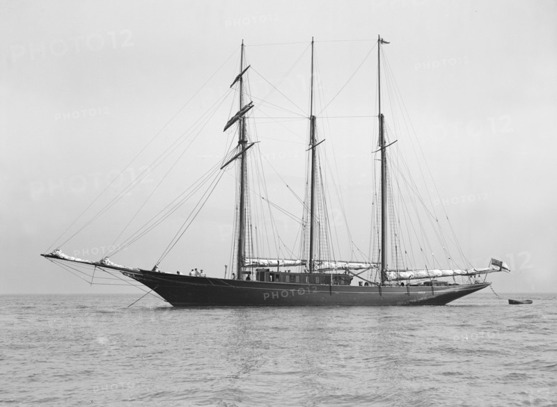 The auxiliary schooner 'La Cigale' at anchor, 1913. Creator: Kirk & Sons of Cowes.