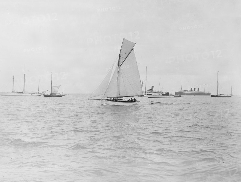 The gaff cutter 'Wigeon' under sail, 1910. Creator: Kirk & Sons of Cowes.