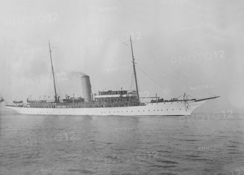The 142 ton steam yacht 'Sapphire' under way. Creator: Kirk & Sons of Cowes.