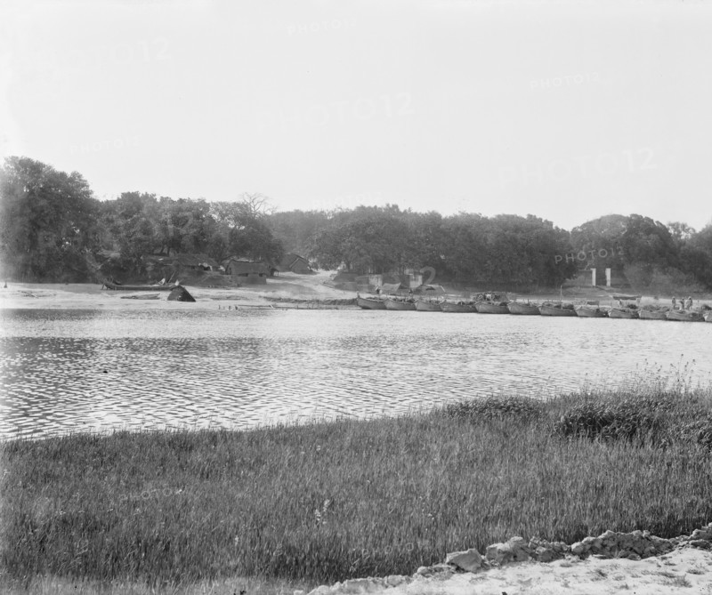 Pontoon bridge, Fatehgarh, India, c1902. Creator: Kirk & Sons of Cowes.