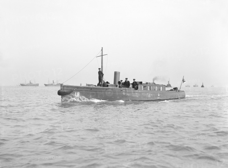 Patrol Boat No.18 under way, 1914. Creator: Kirk & Sons of Cowes.