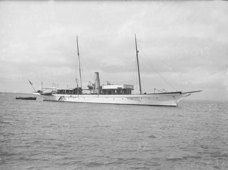 Steam yacht 'Cressida' at anchor, 1914. Creator: Kirk & Sons of Cowes.
