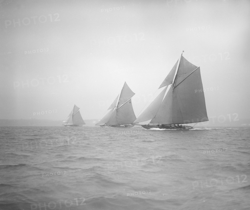 The  racing cutters 'Sonya', 'Onda' and 'Carina', 1911. Creator: Kirk & Sons of Cowes.