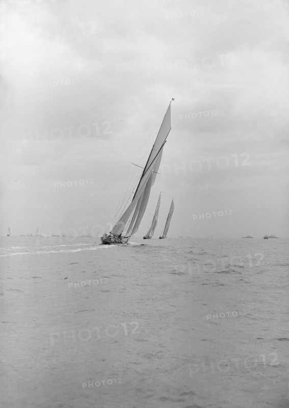 Group of 15 Metres racing close-hauled, 1913. Creator: Kirk & Sons of Cowes.