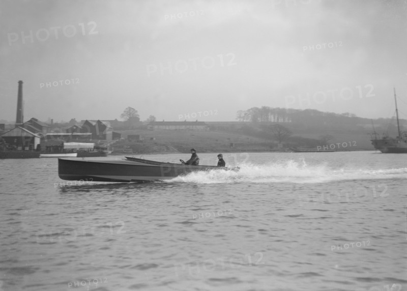 Unknown hydroplane underway, 1912. Creator: Kirk & Sons of Cowes.
