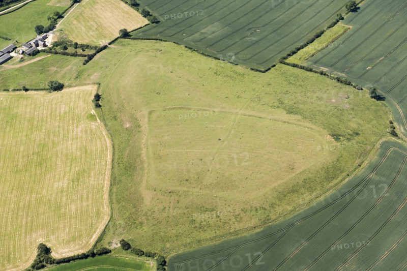 Enclosed settlement earthwork on Robin a Tiptoe Hill, near Tilton on the Hill, Leicestershire, 2018