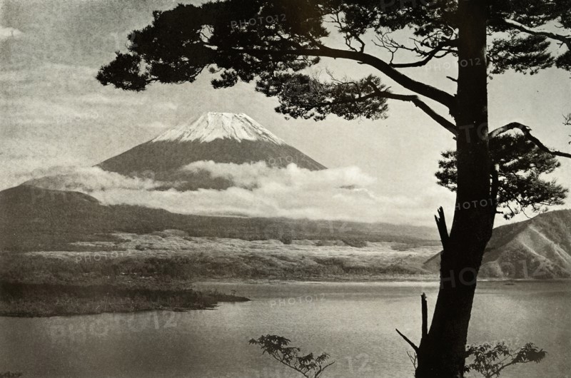 Fuji from Lake Motosu', 1910.