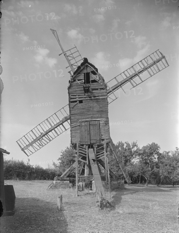 Bozeat Windmill, Bozeat, Wellingborough, Northamptonshire, 1947