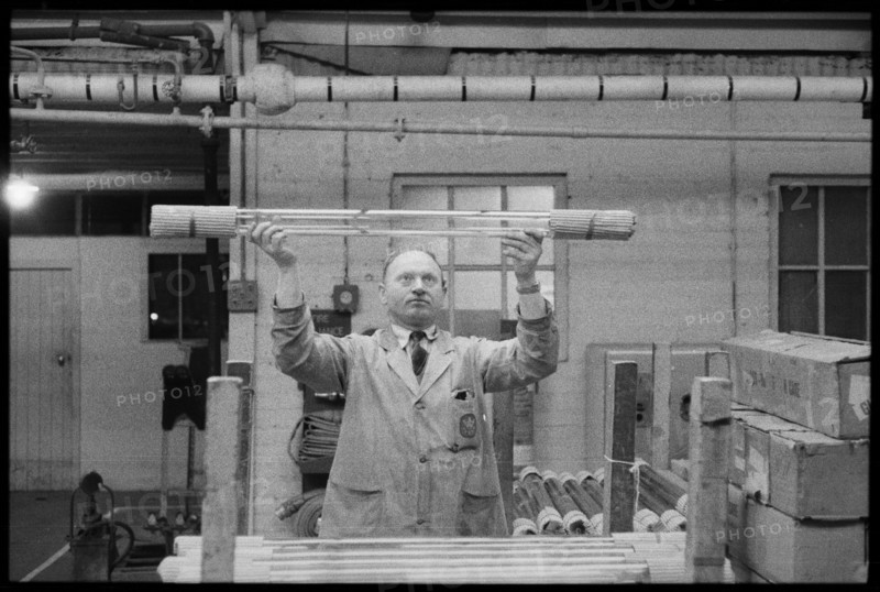 Worker ar the Wear Flint Glass Works, Alfred Street, Millfield, Sunderland, 1961