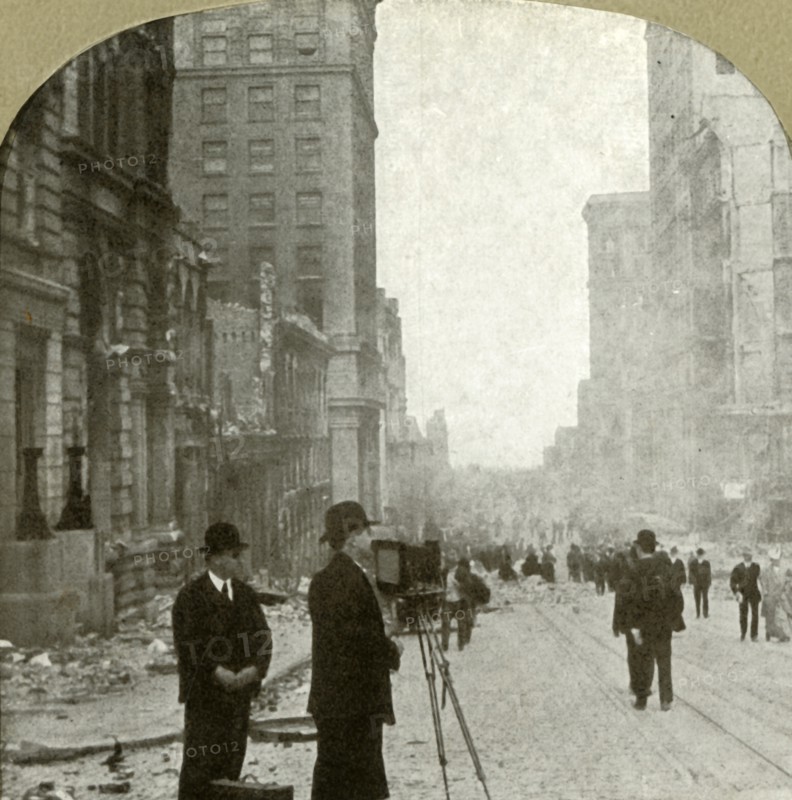 California St., looking forward toward the ferry depot - Banking District', 1906.