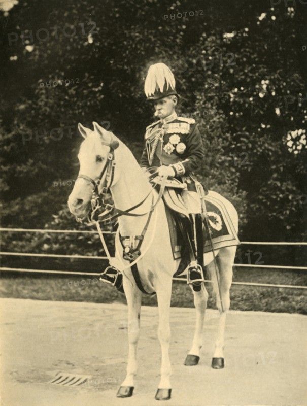 'Earl Roberts on his Favourite White Arab "Vonolel"', c1898, (1901).  Creator: John Chancellor.